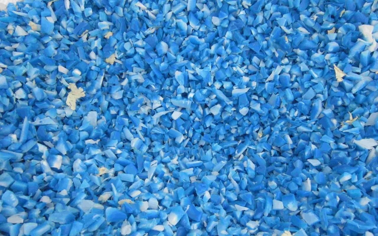 Blue HDPE drum regrind flake, screened to a uniform particle size